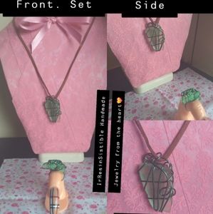 Green Gardens 🍃  Sea glass necklace and ring set